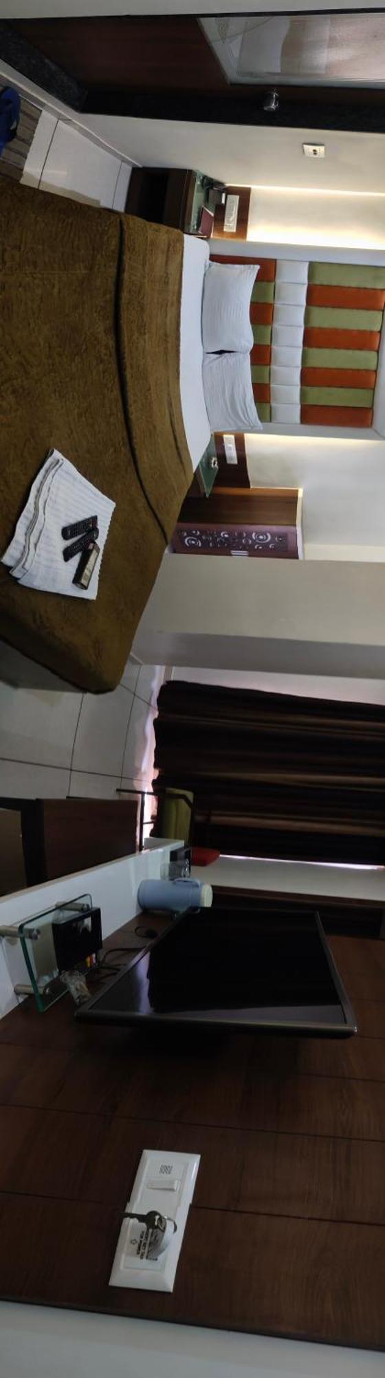 Hotel Zenith Surat Exterior photo